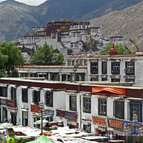 Asien Reisen - Bilder zum Buch: Buddhistische Heiligtümer in Asien, Tibet, Lhasa, Blick vom Jokhang auf den Potala